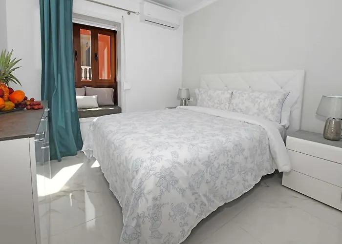 Casa Gerald * Коста-дель-Силенцио